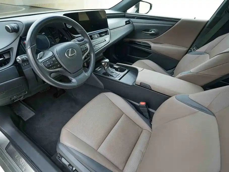 Lexus ES — миниатюра 9