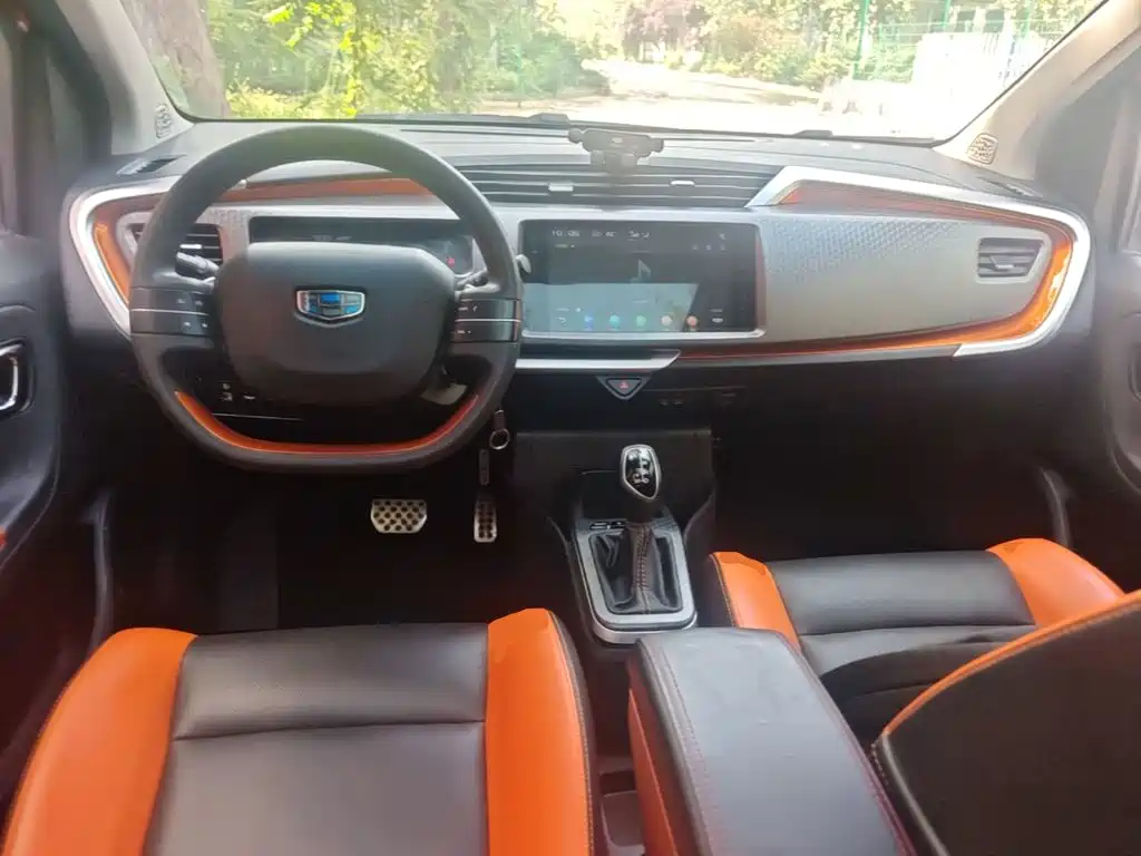 Geely Vision X1 — миниатюра 10