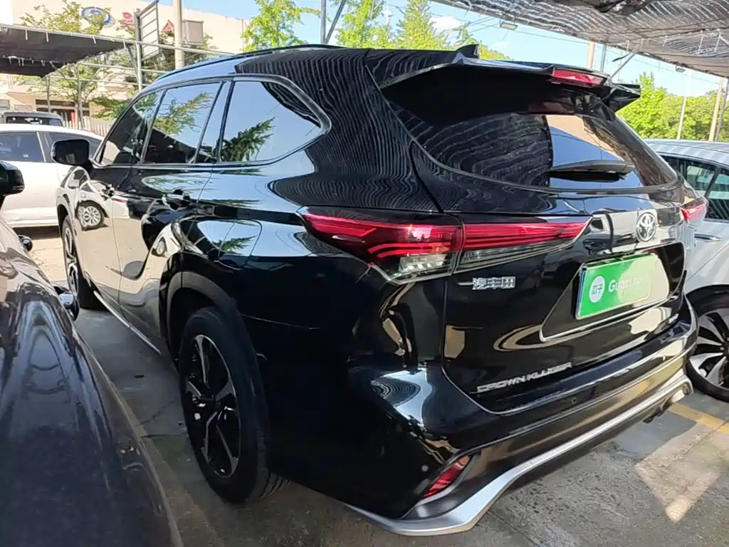 Toyota Crown Kluger — миниатюра 5