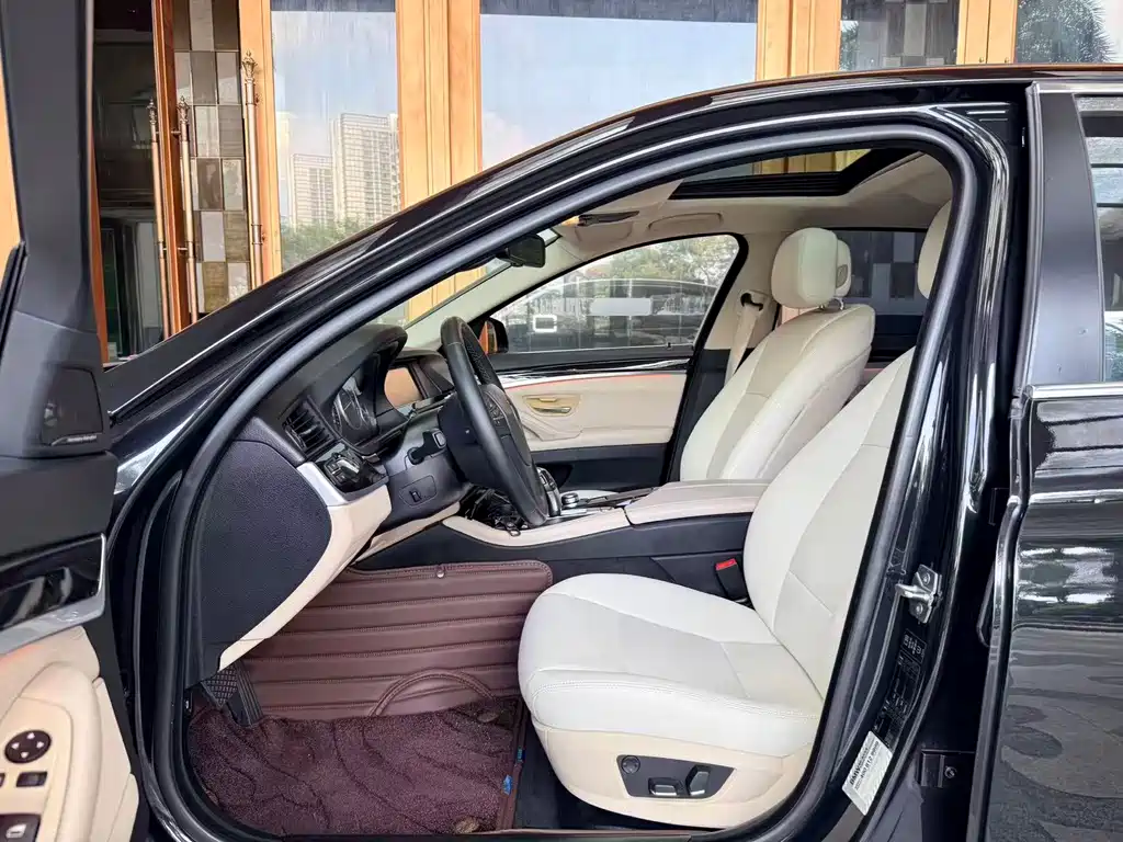 BMW 5 Series — миниатюра 9