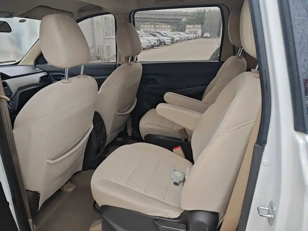 Wuling Hongguang — миниатюра 17