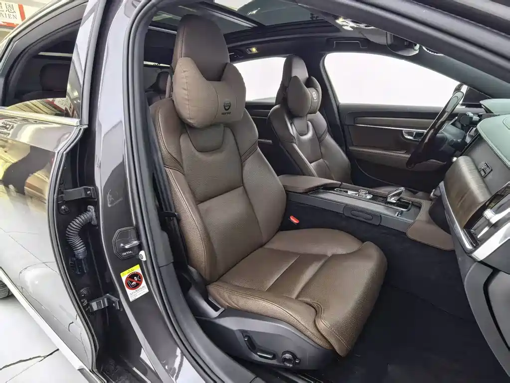 Volvo S90 — миниатюра 8