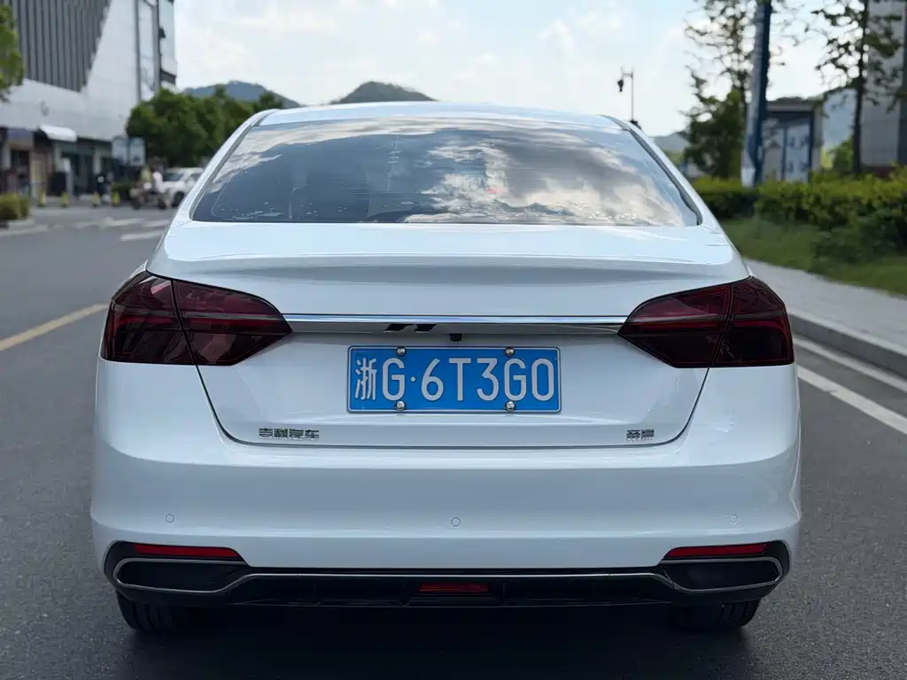 Geely Emgrand — миниатюра 10