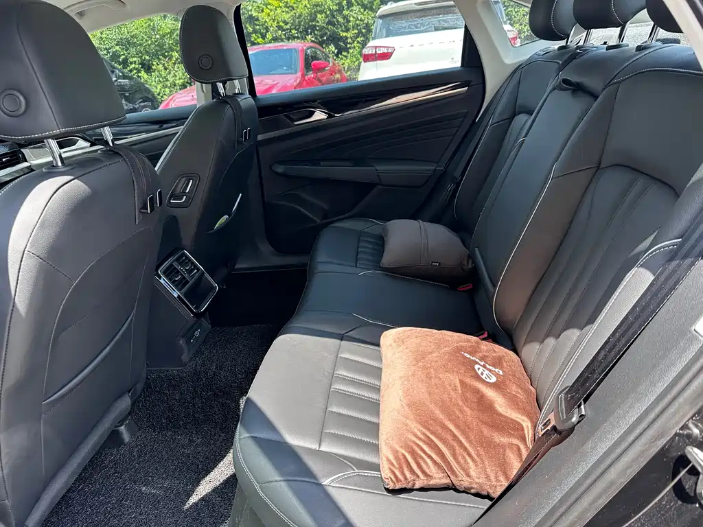 Volkswagen Passat — миниатюра 9