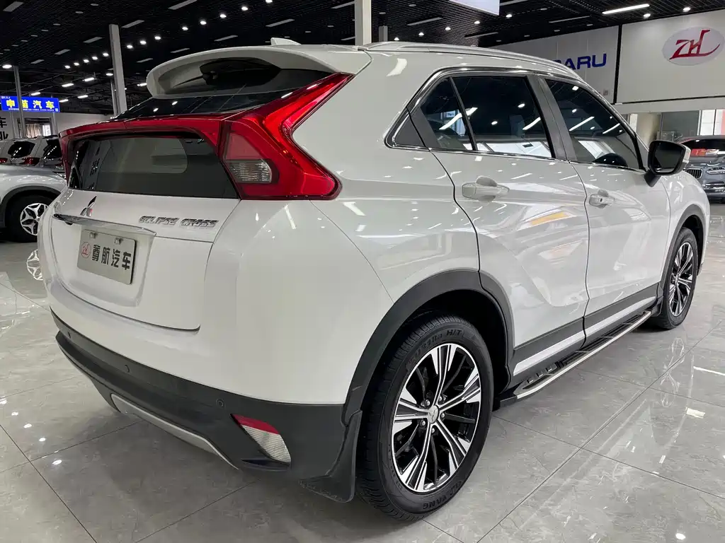 Mitsubishi Eclipse Cross — миниатюра 8