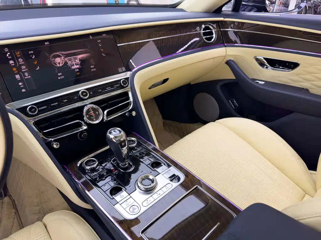 Bentley Flying Spur — миниатюра 27