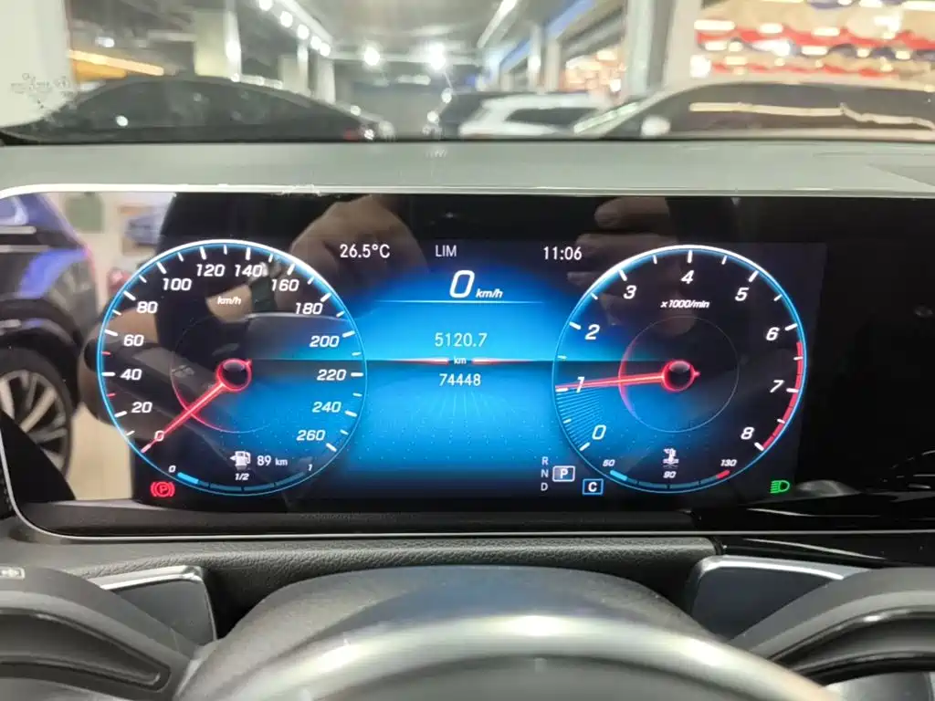 Mercedes-Benz GLB — миниатюра 12