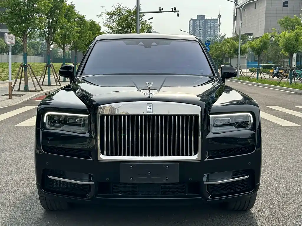 Rolls-Royce Cullinan 2018 мест