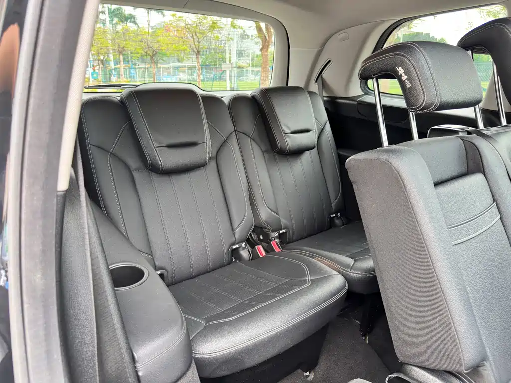 Mercedes-Benz GL-Class — миниатюра 12