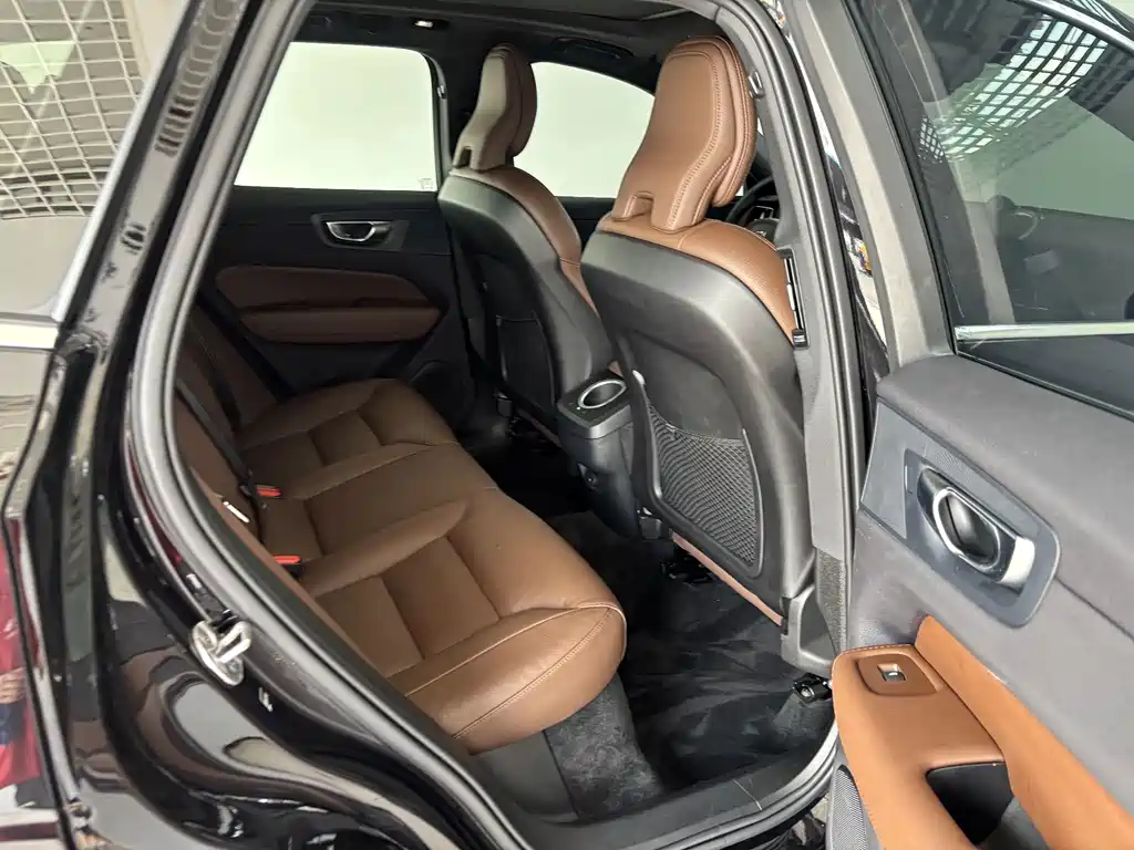 Volvo XC60 — миниатюра 25