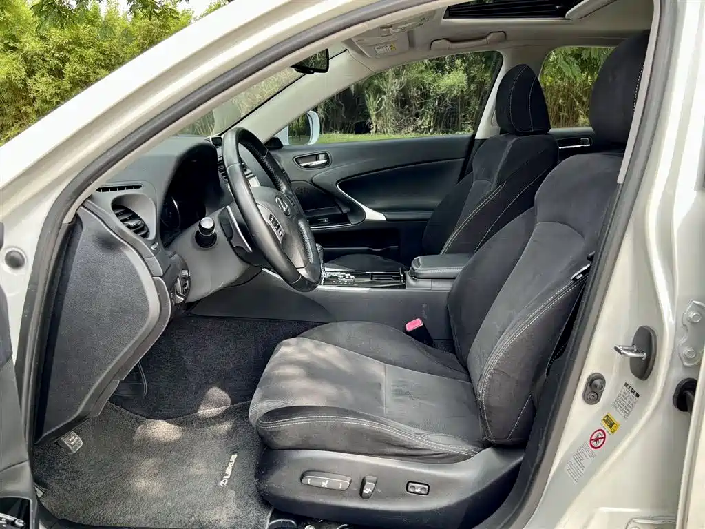 Lexus IS 2011 250