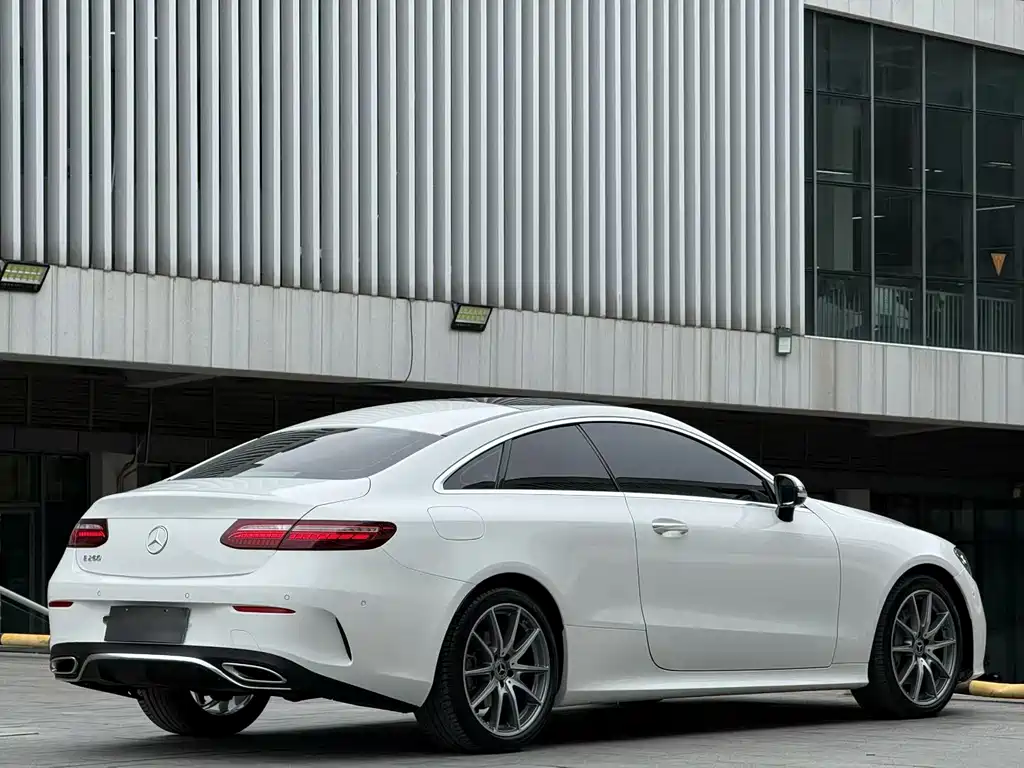 Mercedes-Benz E-Class (Import) — миниатюра 8