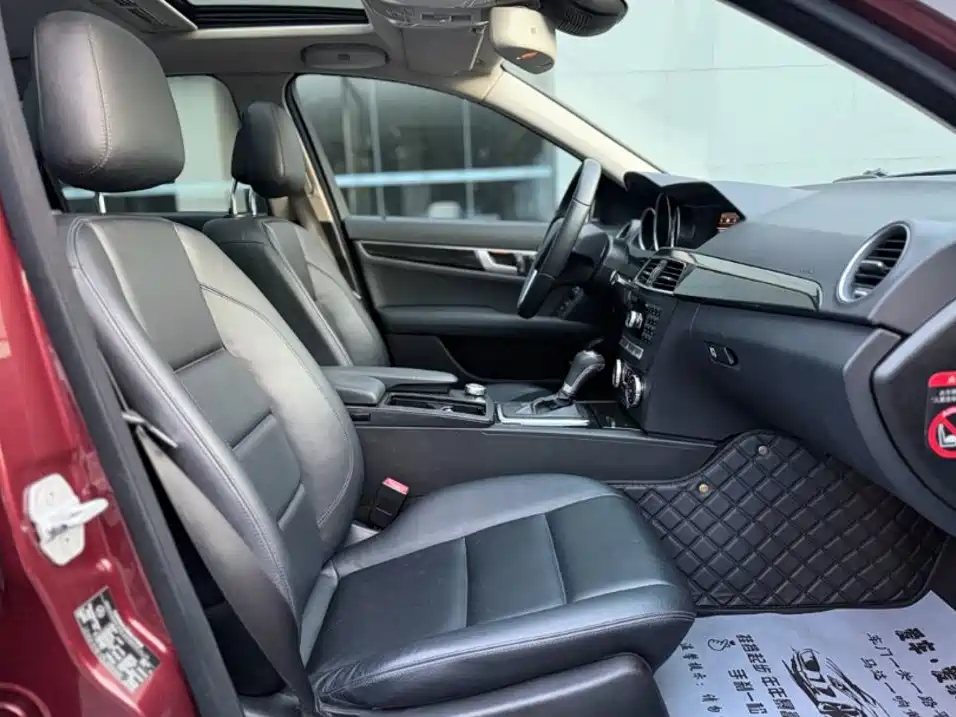 Mercedes-Benz C-Class — миниатюра 6