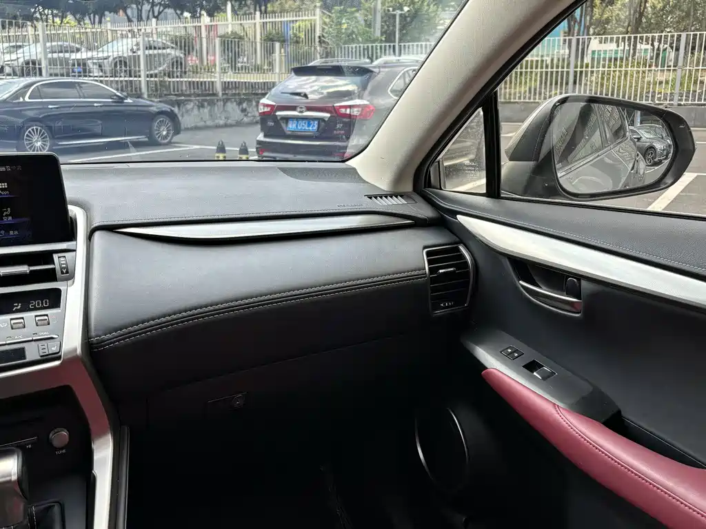 Lexus NX — миниатюра 12