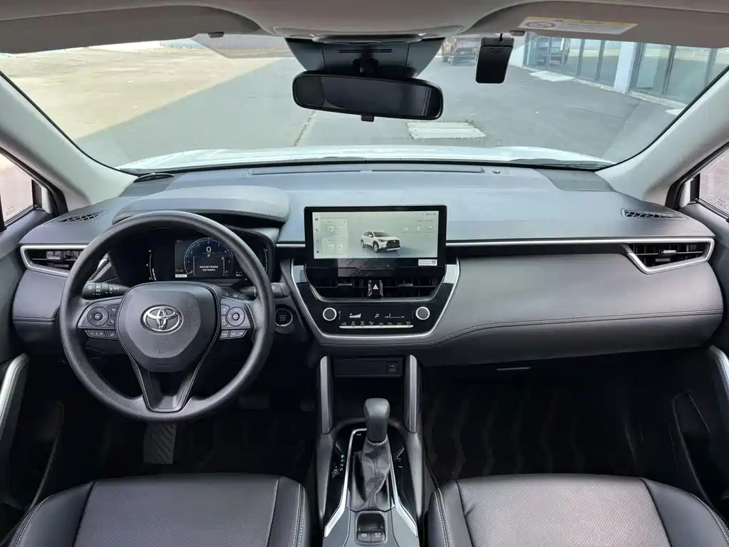 Toyota Corolla Cross — миниатюра 9