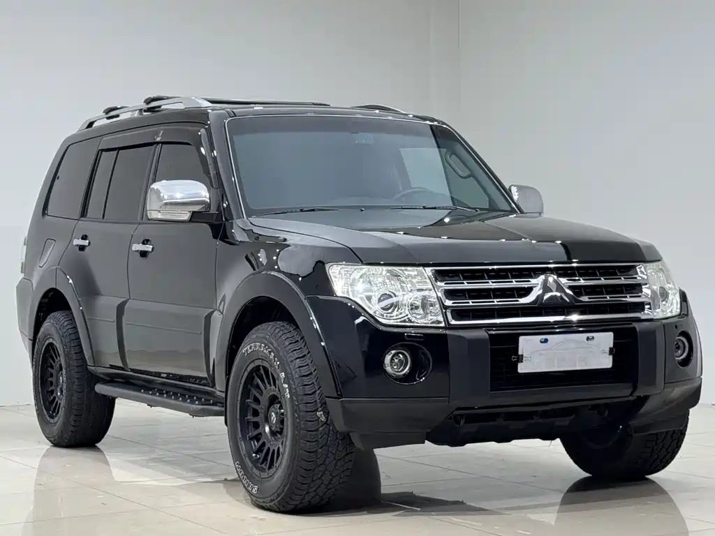 Mitsubishi Pajero (Import) — миниатюра 2