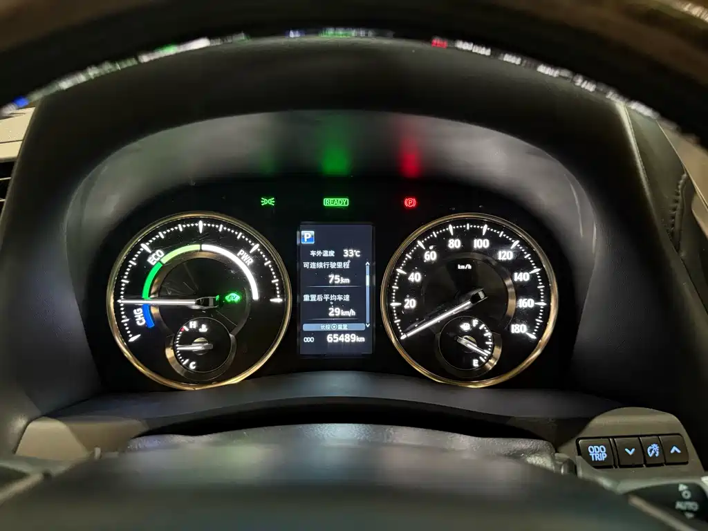 Toyota Alphard — миниатюра 15