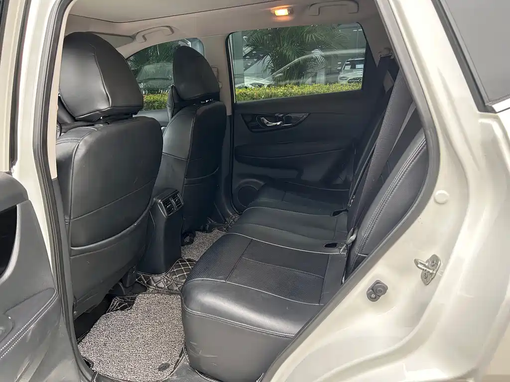 Nissan X-Trail — миниатюра 7