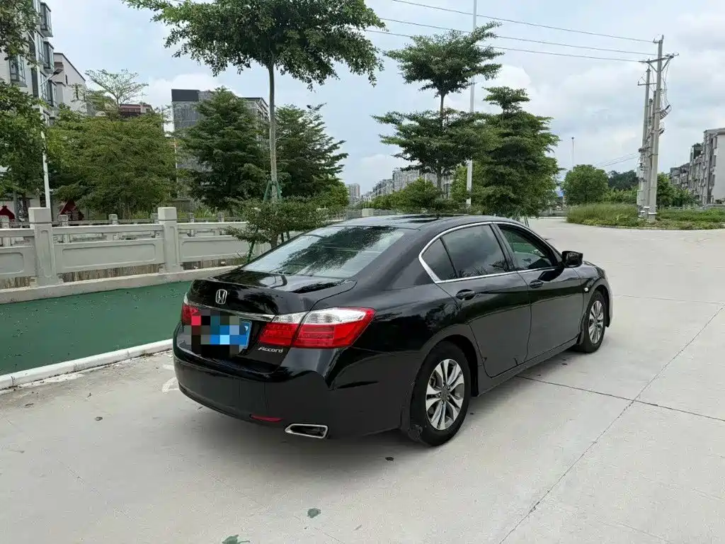 Honda Accord — миниатюра 4