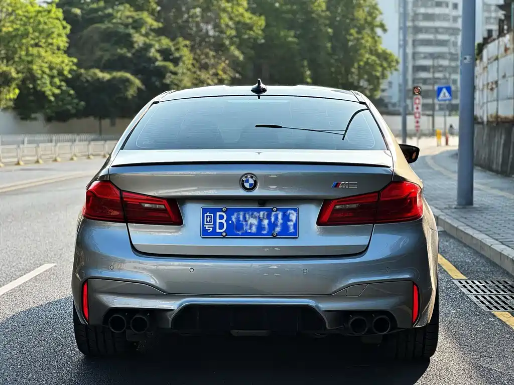 BMW M5 — миниатюра 6