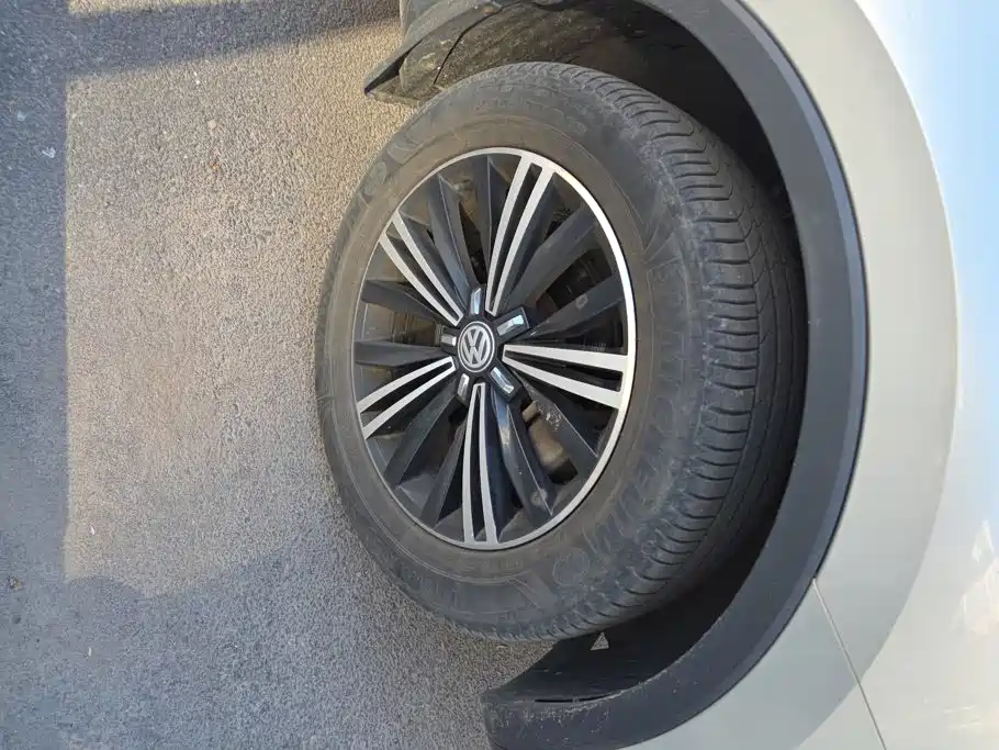 Volkswagen Tiguan L — миниатюра 6