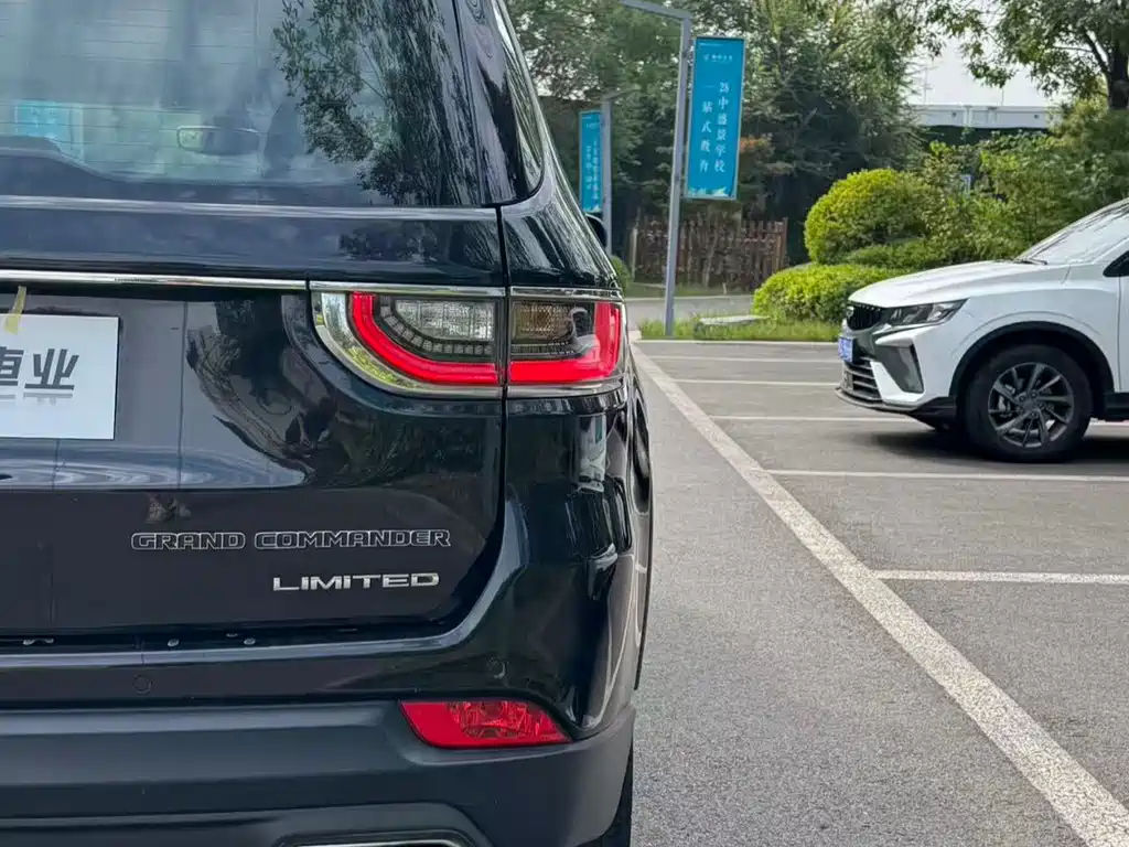 Jeep Grand Commander — миниатюра 17