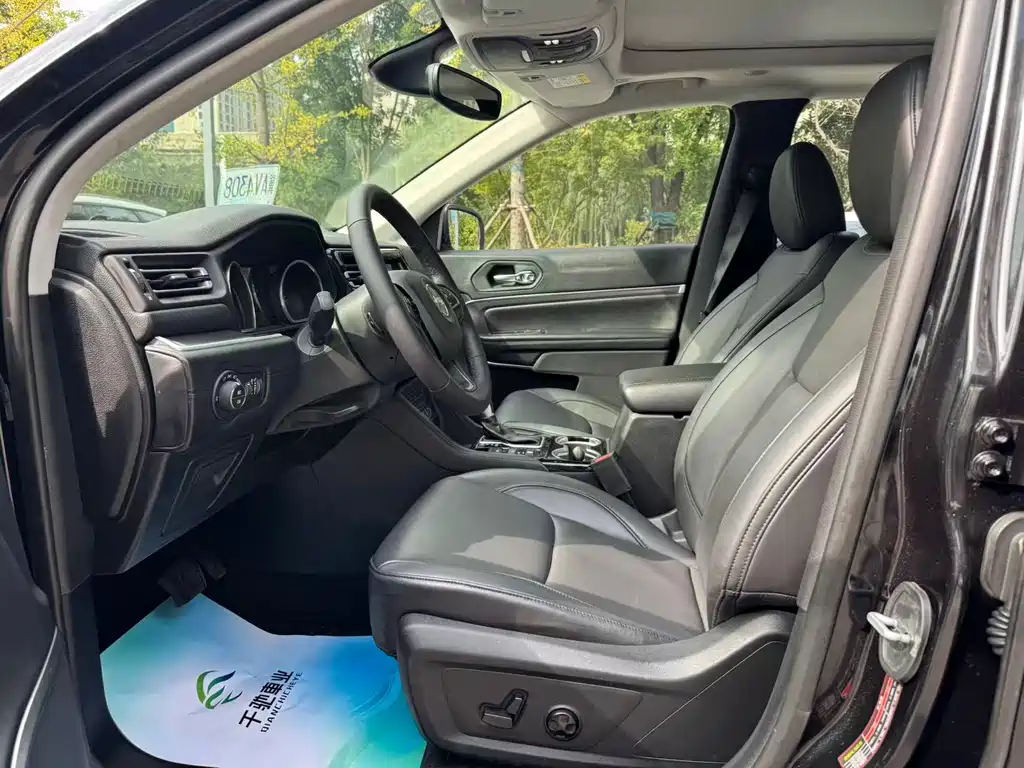 Jeep Grand Commander — миниатюра 6