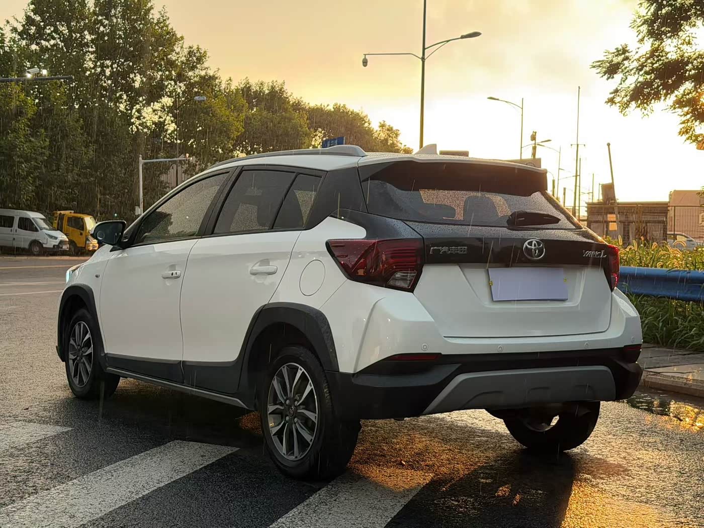 Toyota YARiS L Zhi Xuan 1.5 л 2022 г. Белый, пробег 30000 км
