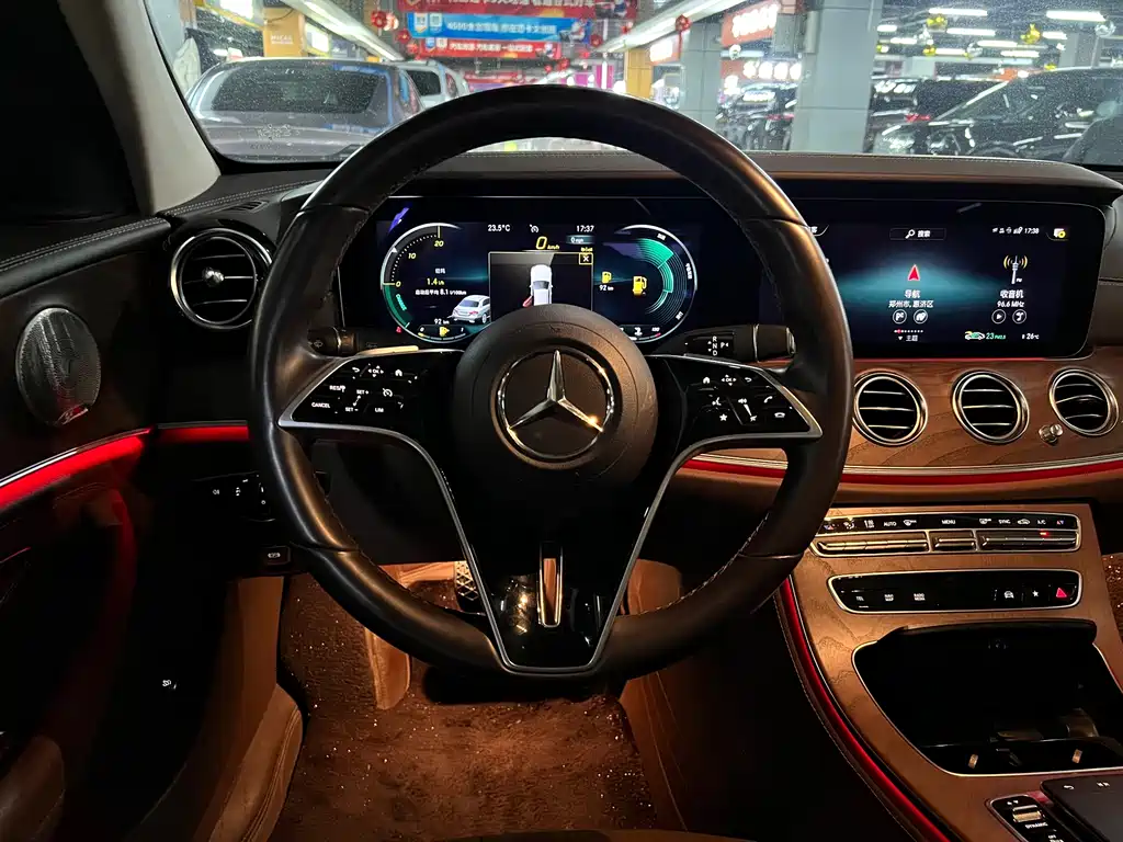 MERCEDES-BENZ E CLASS