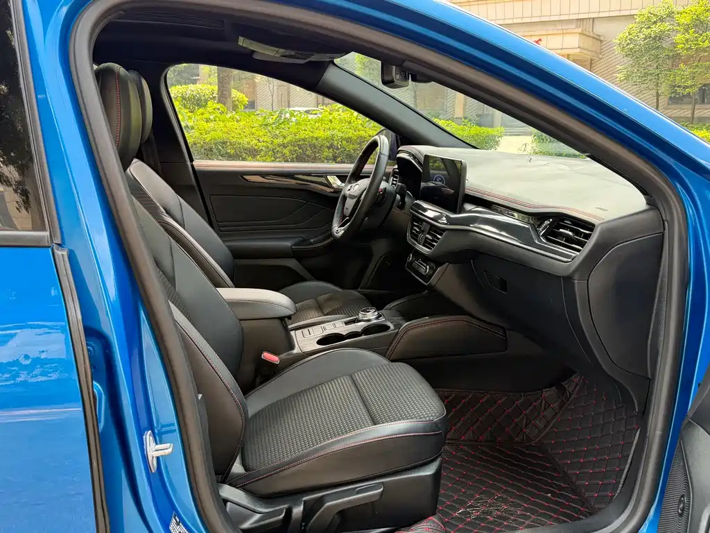 Ford Focus — миниатюра 10