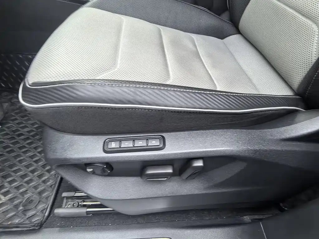 Volkswagen X — миниатюра 12