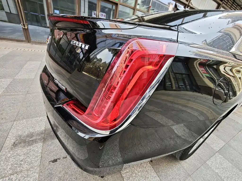 CADILLAC XTS