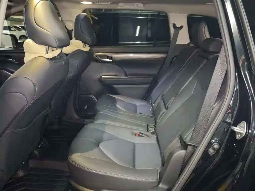 Toyota Highlander — миниатюра 9
