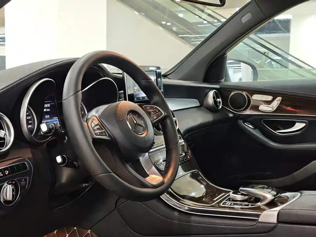Mercedes-Benz GLC 2016 GLC 260 4MATIC Luxury