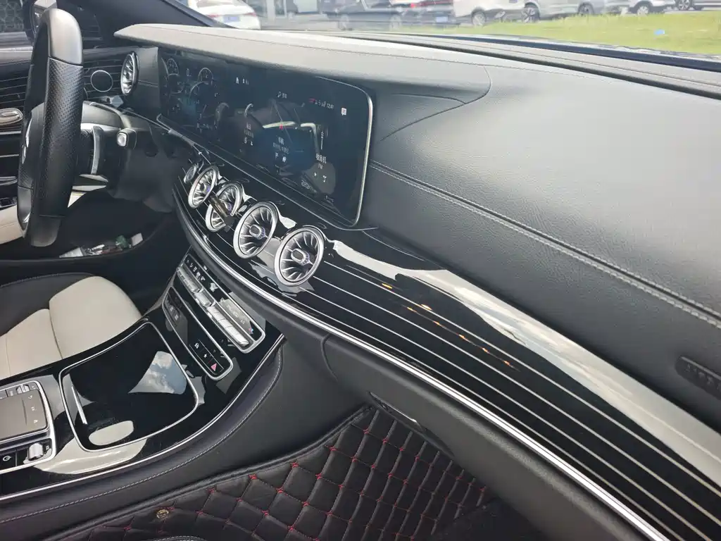 Mercedes-Benz E-Class (Import) — миниатюра 15