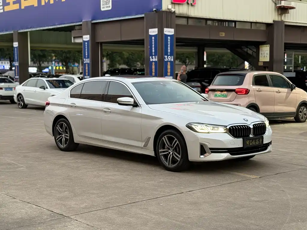 BMW 5 Series — миниатюра 3