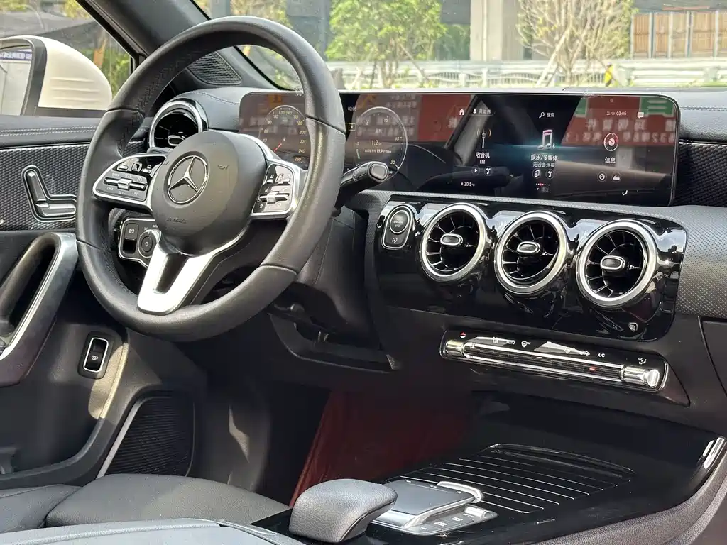 Mercedes-Benz A-Class — миниатюра 6