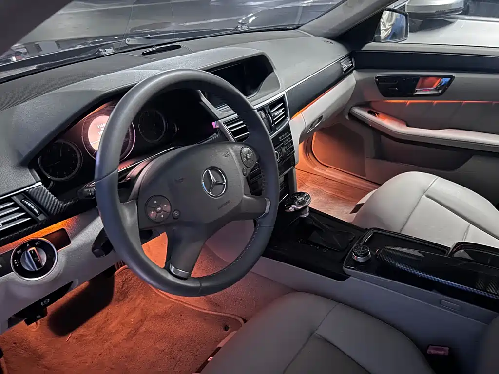 Mercedes-Benz E-Class — миниатюра 6