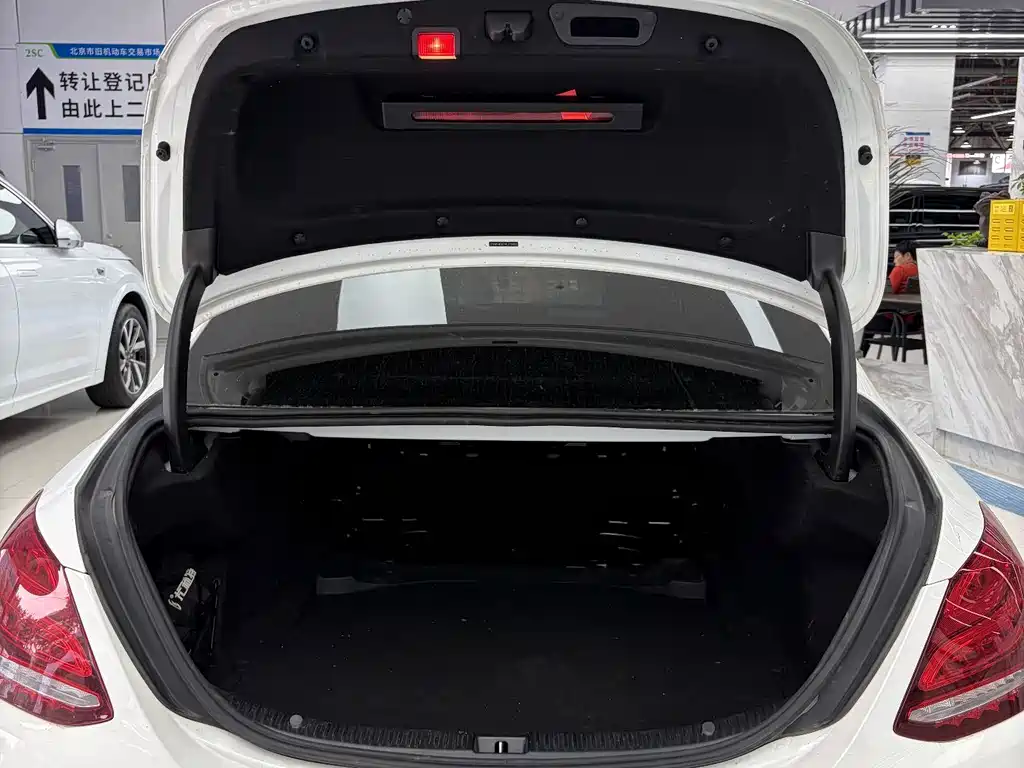 Mercedes-Benz C-Class — миниатюра 19