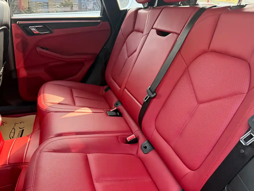 Porsche Macan — миниатюра 10
