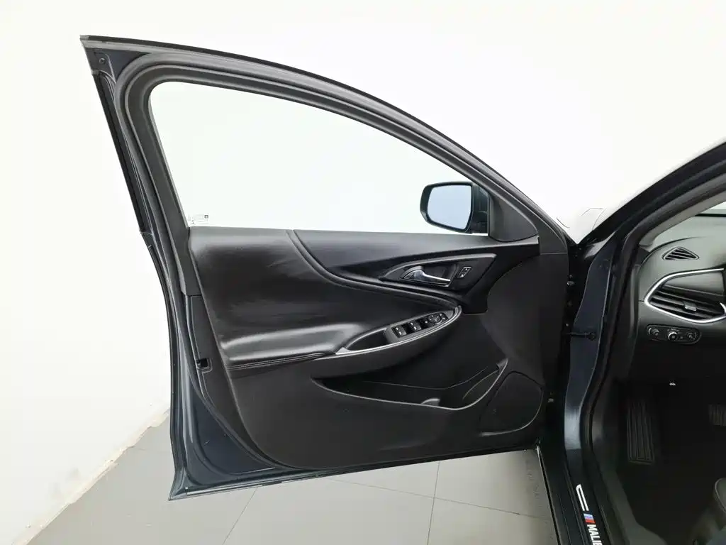 Chevrolet Malibu XL — миниатюра 8