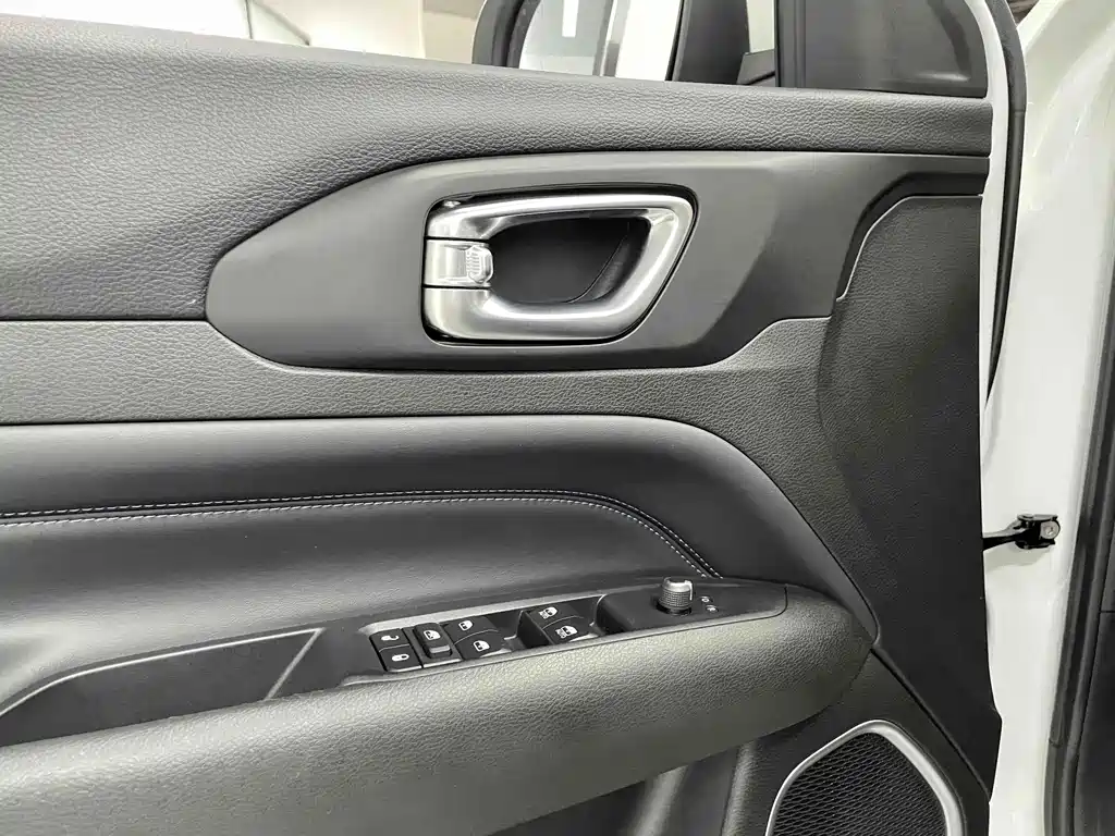 Jeep Compass — миниатюра 13