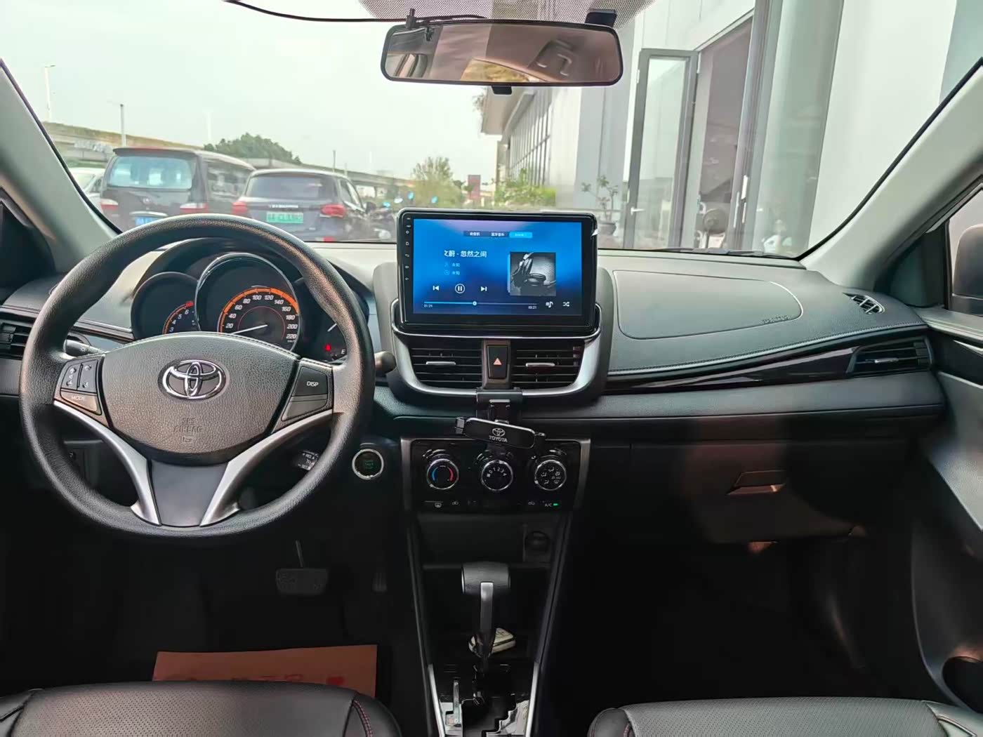 Toyota YARiS L Zhi Xuan 1.5 л 2022 г. Белый, пробег 22000 км