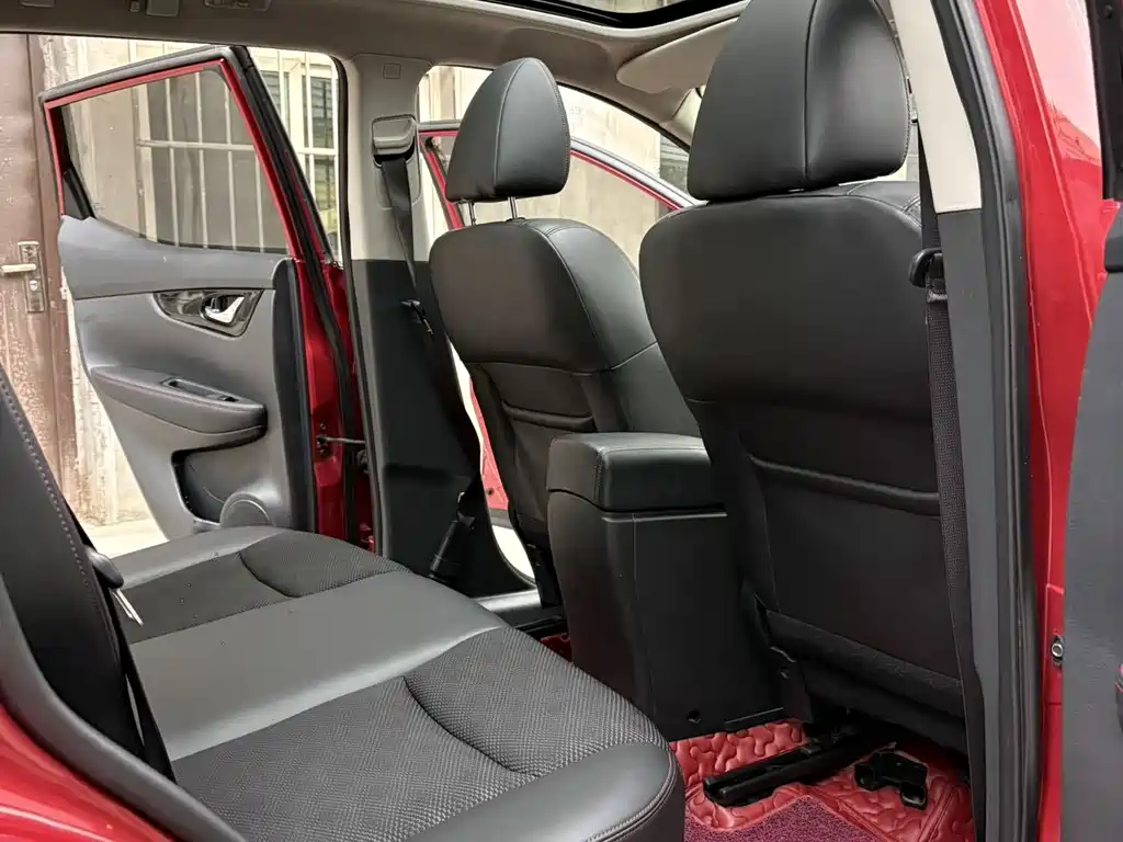 Nissan Qashqai — миниатюра 11