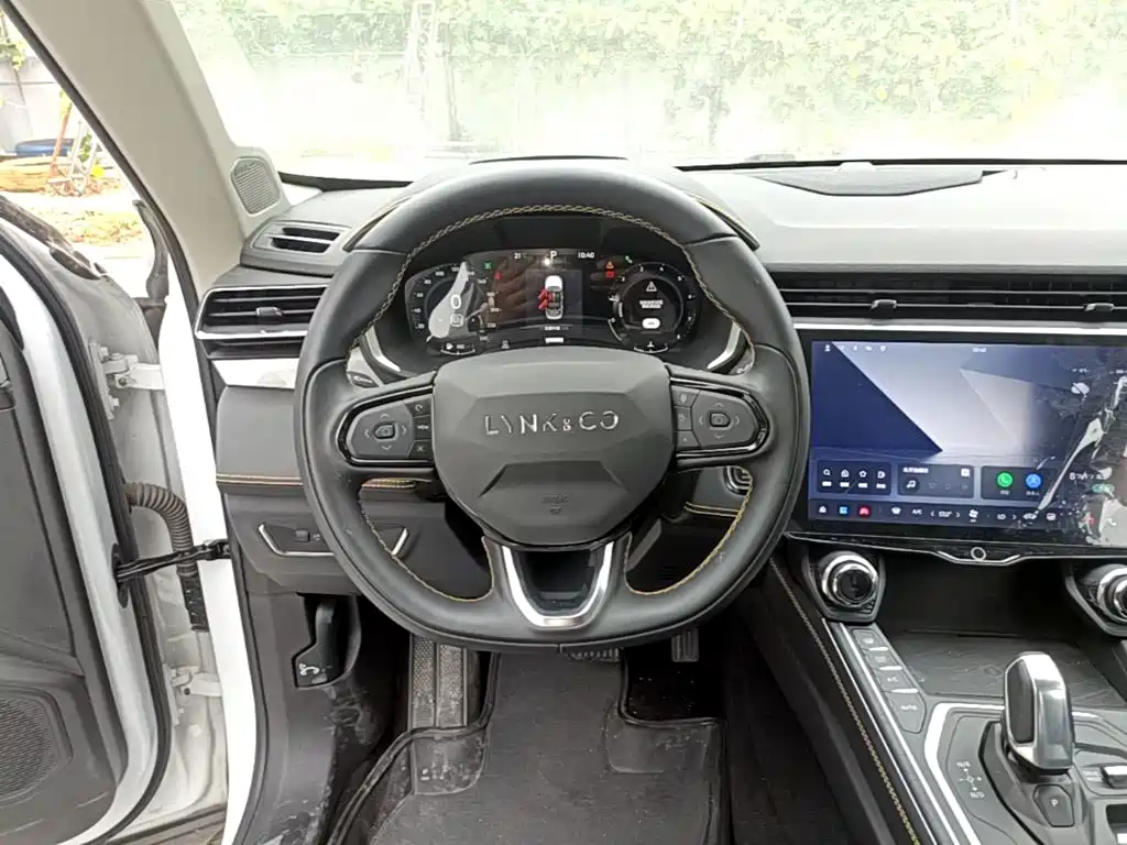 Lynk & Co 01 — миниатюра 11