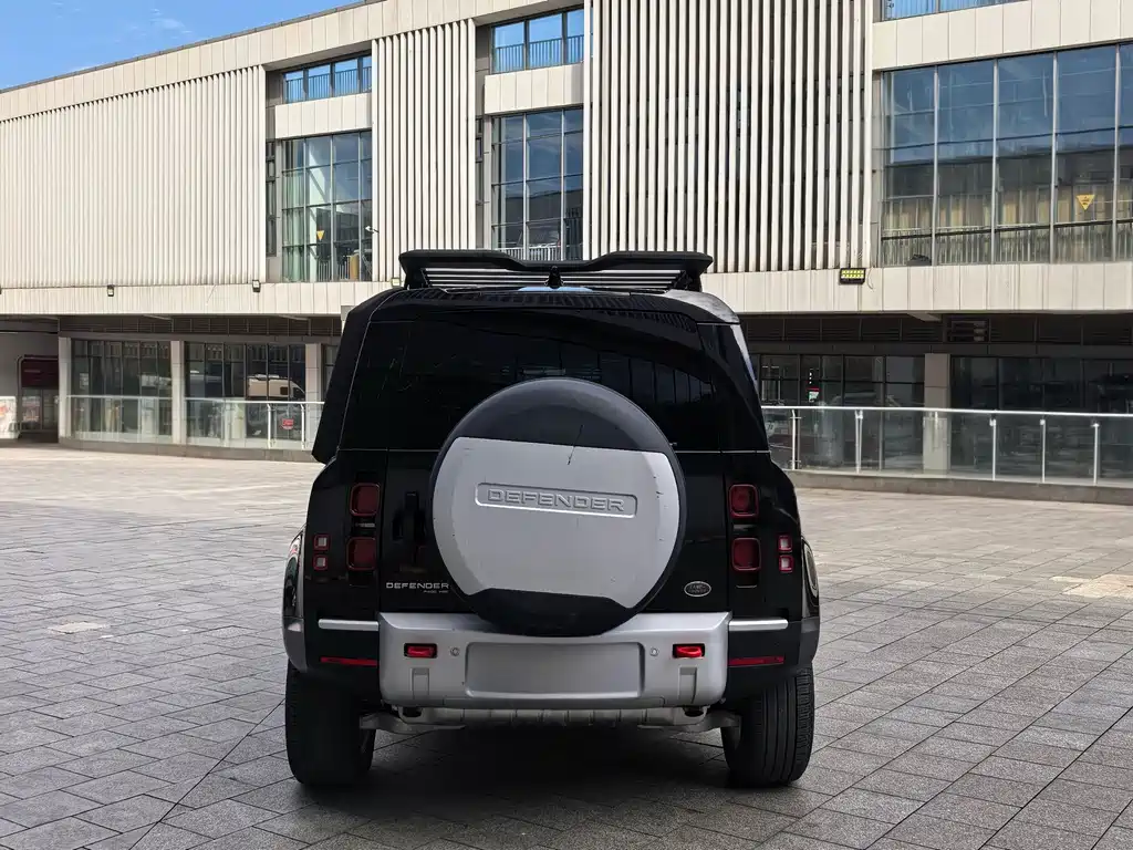 Land Rover Defender — миниатюра 17