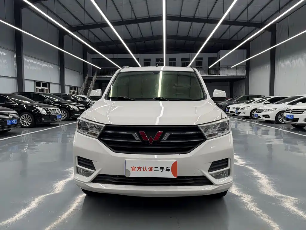 Wuling Hongguang — миниатюра 2