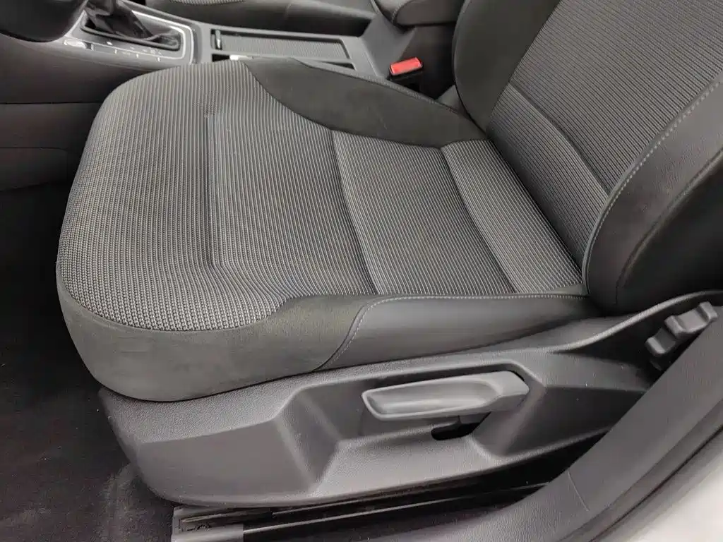 Volkswagen Golf — миниатюра 20