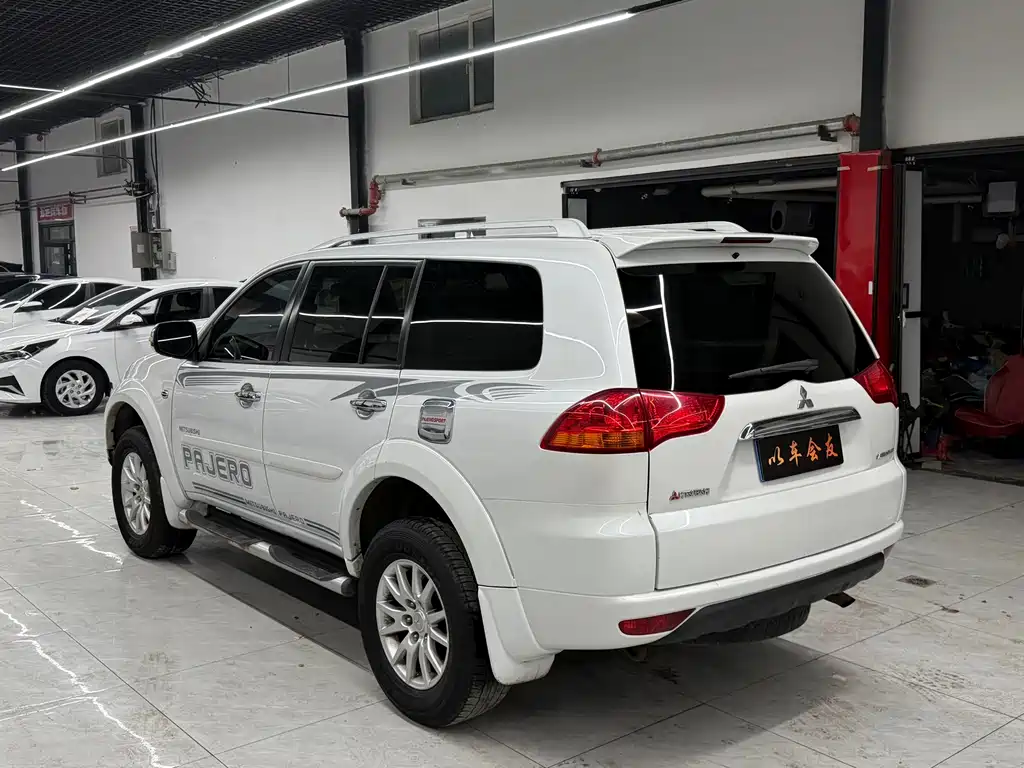 MITSUBISHI PAJERO JINCHANG