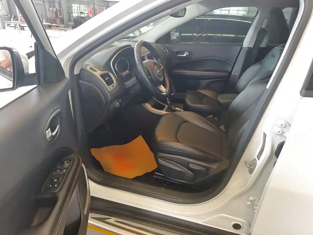 Jeep Compass — миниатюра 16